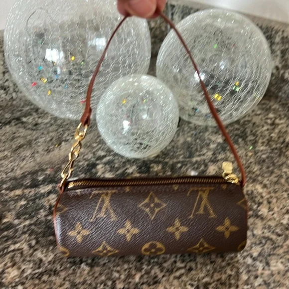 Louis Vuitton Monogram Mini Papillon Pouchette - Picture 6 of 15